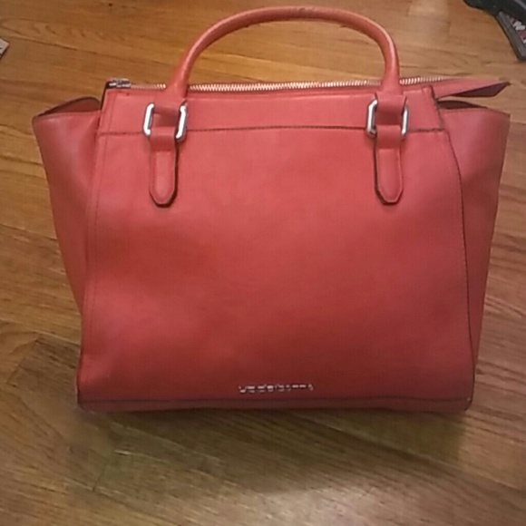 Liz Claiborne Handbags - Fabolous Liz Claiborne purse